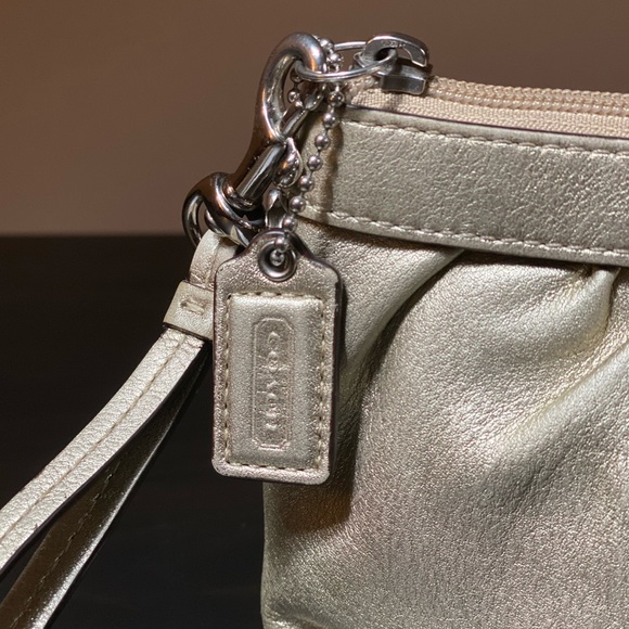 Coach Ergo Leather Pleated Large Wristlet Bronze Z48373 - Picture 2 of 6